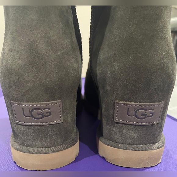 UGG Gray Classic Femme Short Boots Size 10 NEVER WORN - Picture 8 of 9